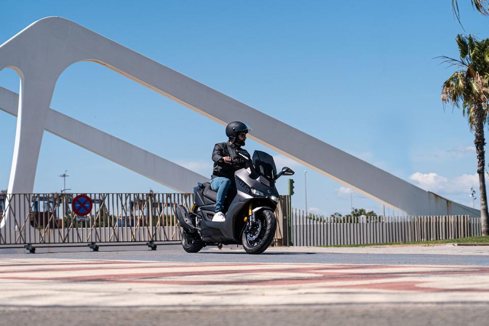 [Chasis y suspensiones STORM-R 300] Estabilidad, agilidad y control en cada giro.